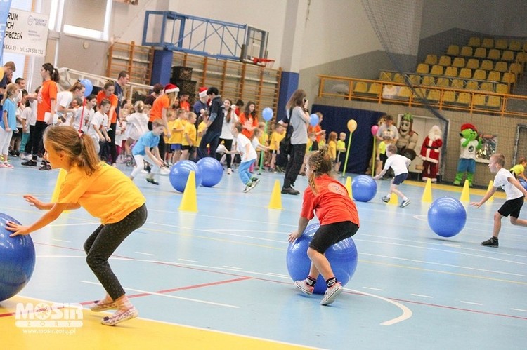 Żory: blisko 200 przedszkolaków wzięło udział w mikołajkowym turnieju sportowym, Mateusz Malaca